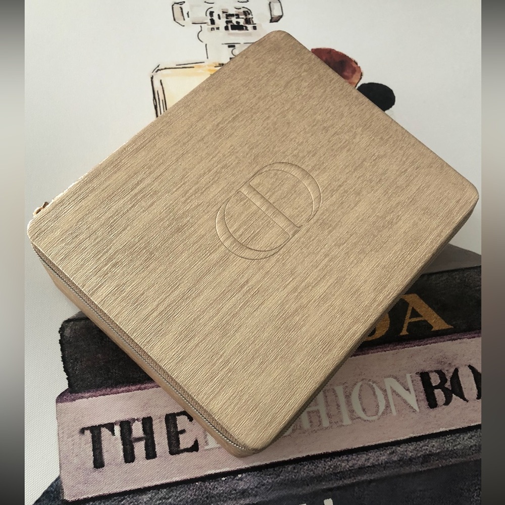 Authentic CHRISTIAN DIOR Golden Jewellery/Cosmetic Case-Box with Embossed CD
